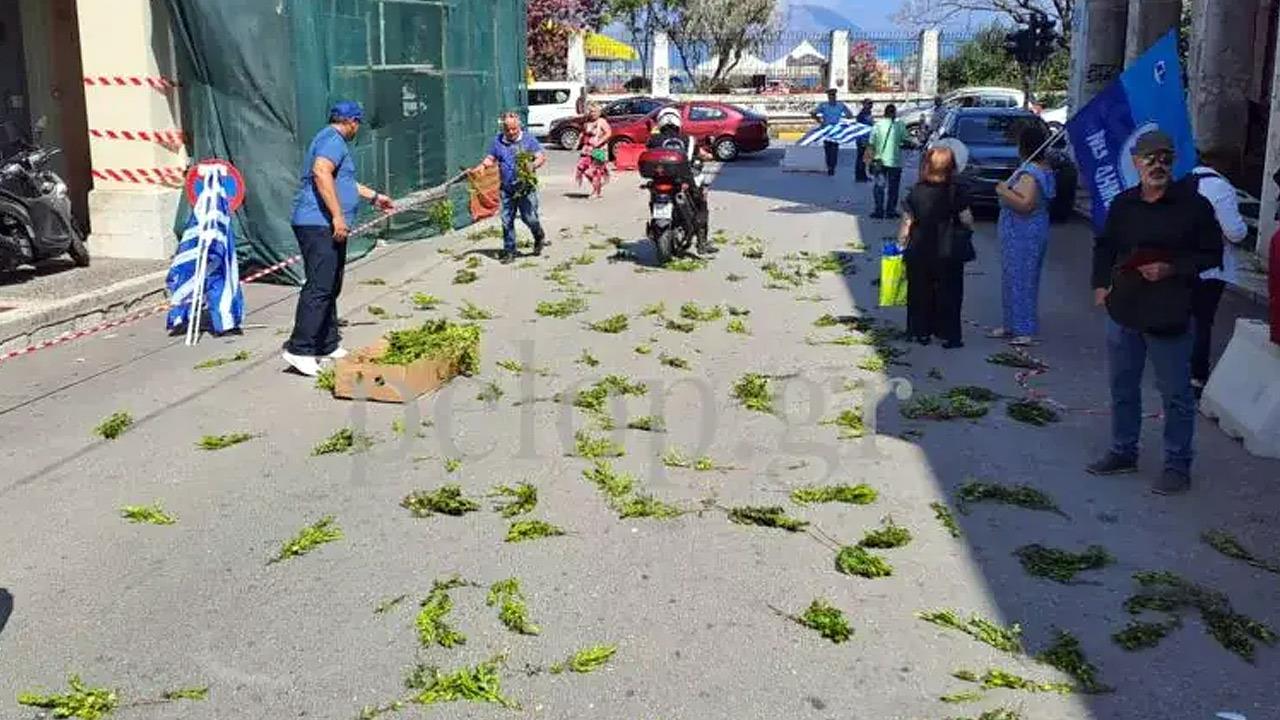 Με... δάφνες υποδέχτηκαν στην Πάτρα τον Κυριάκο Μητσοτάκη