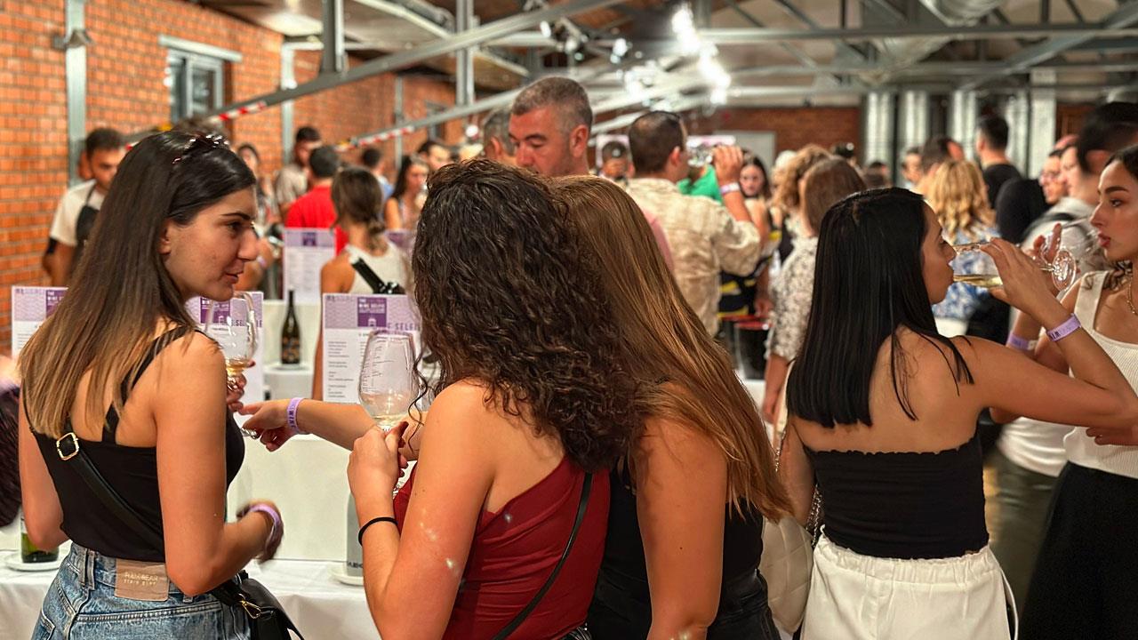 Το Athens Wine Selfie πλημμυρίζει κρασί την Δημοτική Αγορά Κυψέλης