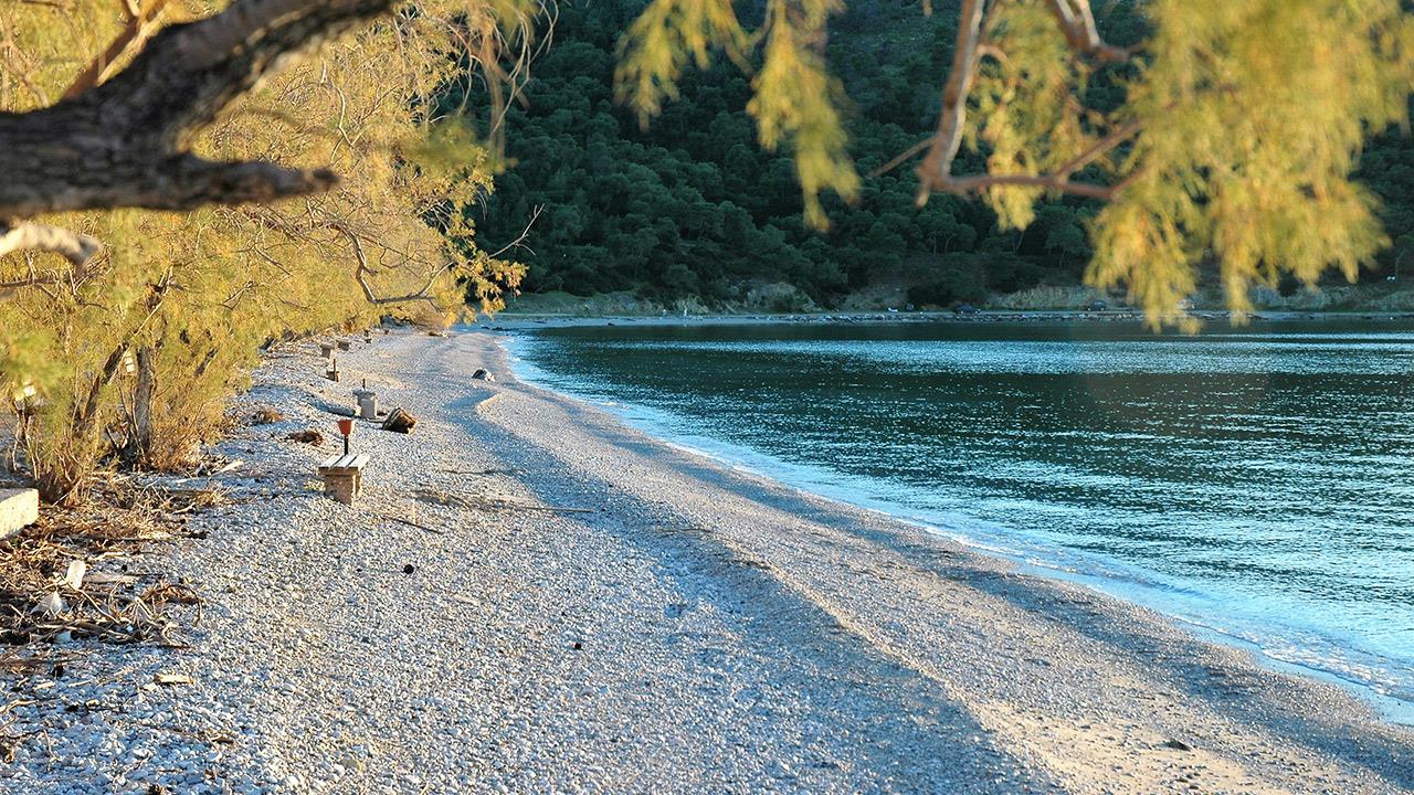 Μήπως να σταματήσεις να σνομπάρεις τη Σαλαμίνα;