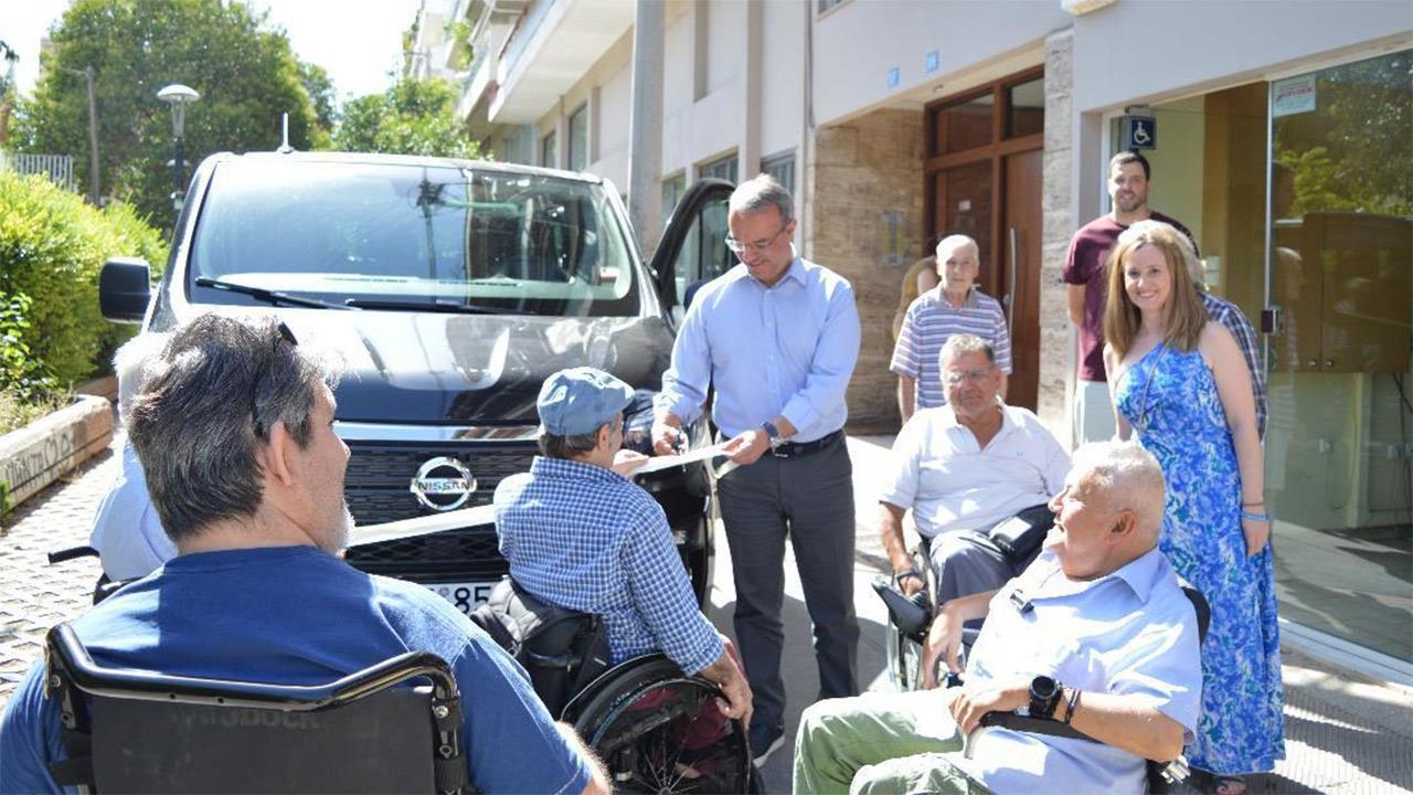 Παραδόθηκε ένα πλήρως προσβάσιμο βαν στον Πανελλήνιο Σύλλογο Παραπληγικών