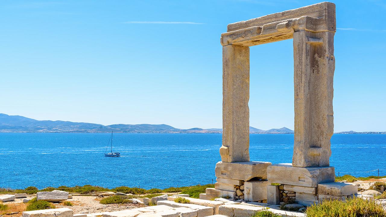 Κάθε καλοκαίρι η Κυκλαδίτισσα Νάξος μας κλέβει την καρδιά