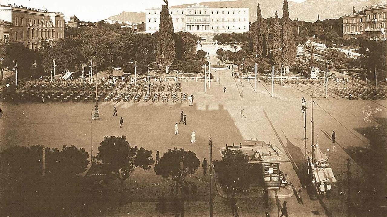 Δωρεάν ξεναγήσεις στην Αθήνα με τον Νίκο Βατόπουλο