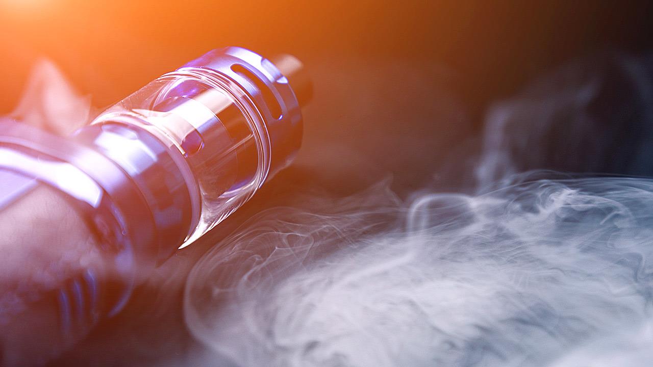 Vape: Πόσο αθώο είναι το νέο «κάπνισμα»;