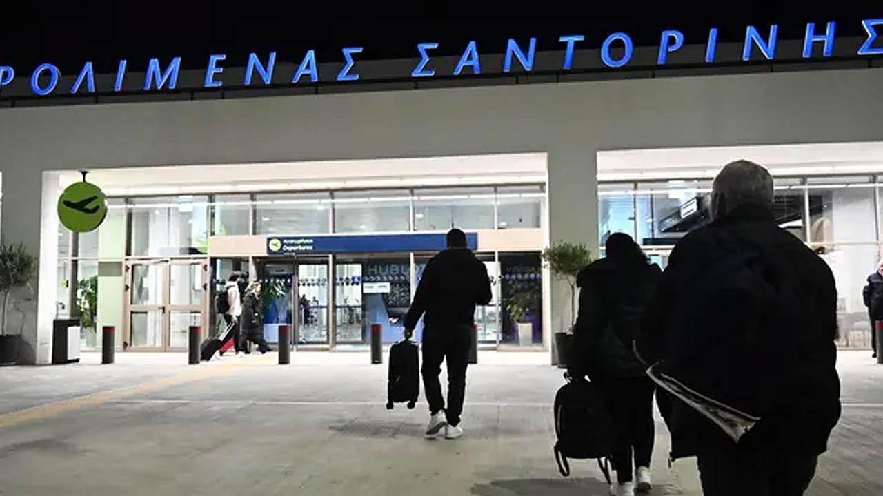 Δεν μπορεί η πολιτεία να επιτρέπει εισιτήρια των 400 ευρώ από Σαντορίνη