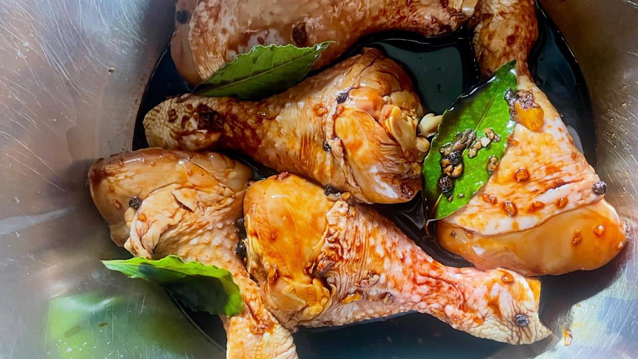 Chicken adobo: Το πεντανόστιμο κοτόπουλο των Φιλιππίνων
