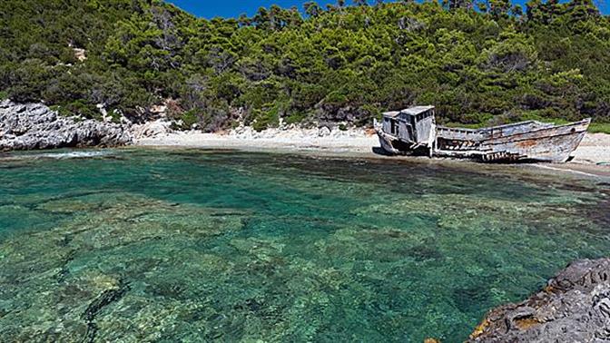 Τη Σκύρο τη σκέφτηκες για διακοπές;