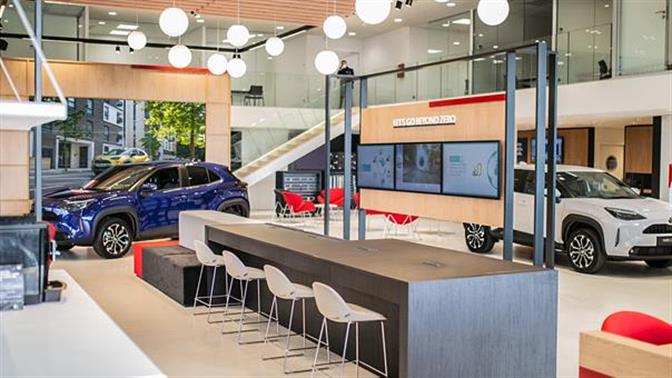 Η Toyota λανσάρει νέο concept showroom