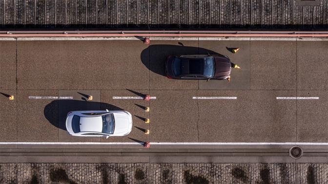 Η πολυτελής μάρκα Mercedes-Benz στοχοποιείται από παραχαράκτες