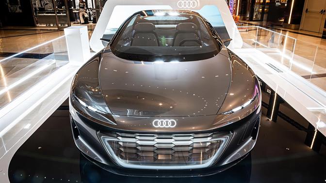 Στο Audi grandsphere οι επιβάτες βιώνουν πρωτόγνωρες εμπειρίες