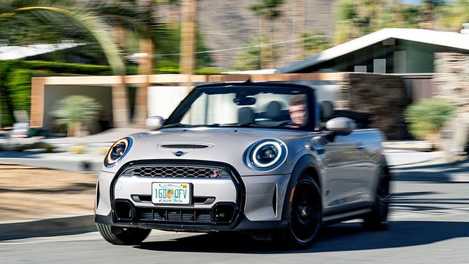 Πάμε στο Palm Springs να οδηγήσουμε το MINI Cooper S Cabrio;