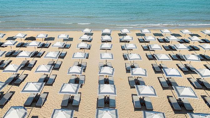 Πόσο κοστίζουν οι ξαπλώστρες στις παραλίες της Αττικής φέτος;