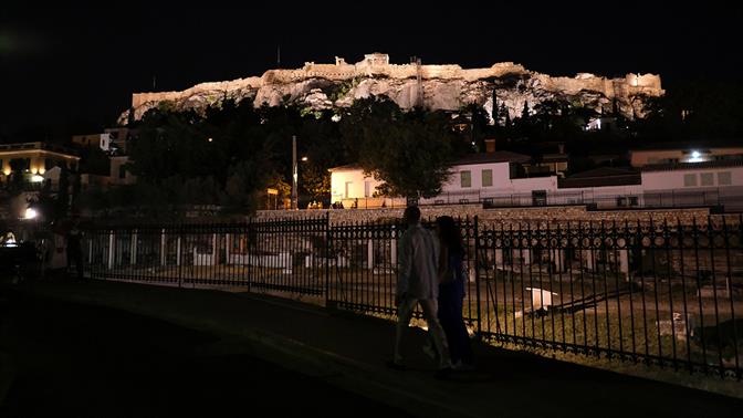 3 βραδινές βόλτες στην καλοκαιρινή Αθήνα (με χάρτες!)