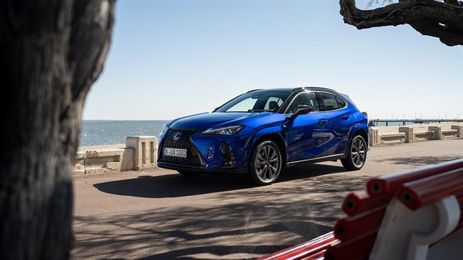 Αναβαθμίστηκε το πολυτελές Lexus UX