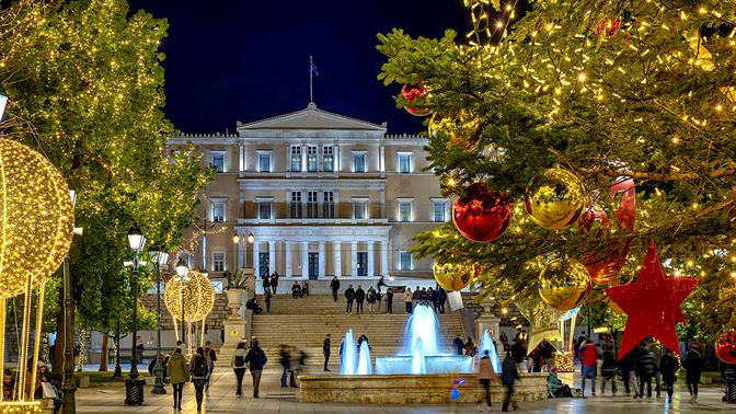 Οι ωραιότερες βόλτες στη γιορτινή Αθήνα (με χάρτες!)