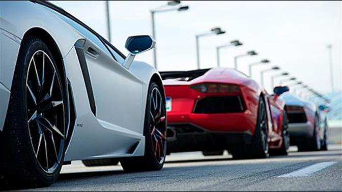 Η νέα Lamborghini Aventador LP 700 - 4 με ελαστικά Pirelli P Zero